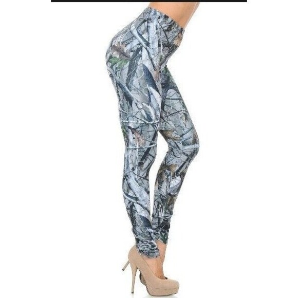 XPlus Size Women Creamy Soft Camouflage Trees Leggings - Picture 3 of 6